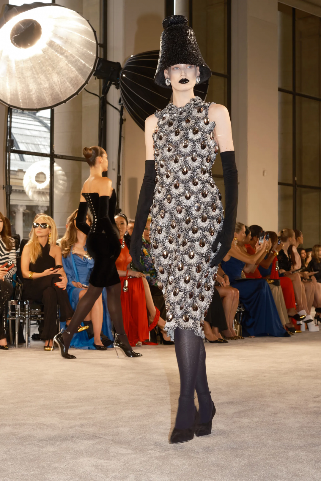 Schiaparelli 2025-26 Sonbahar/Kış Haute Couture