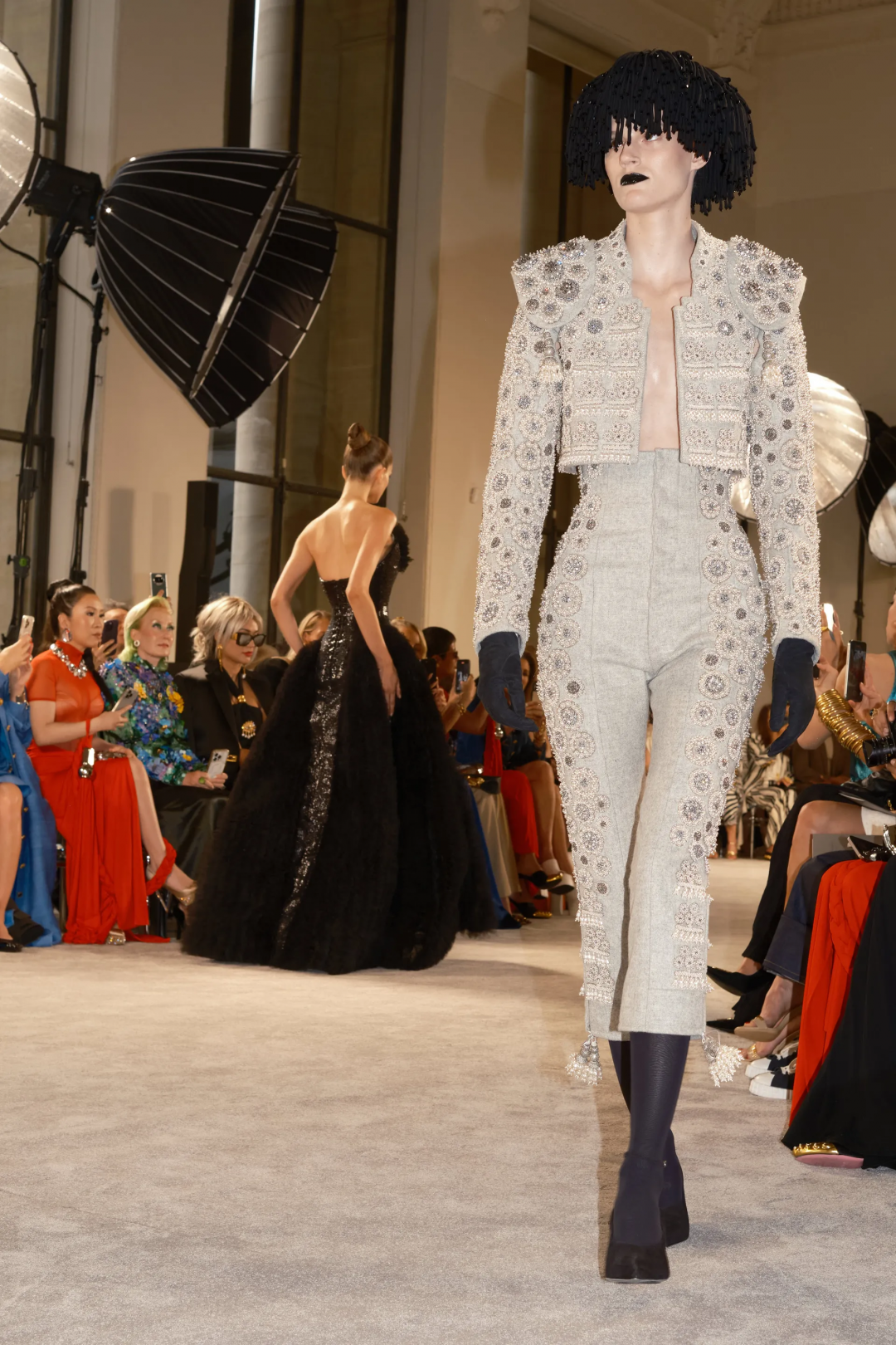 Schiaparelli 2025-26 Sonbahar/Kış Haute Couture