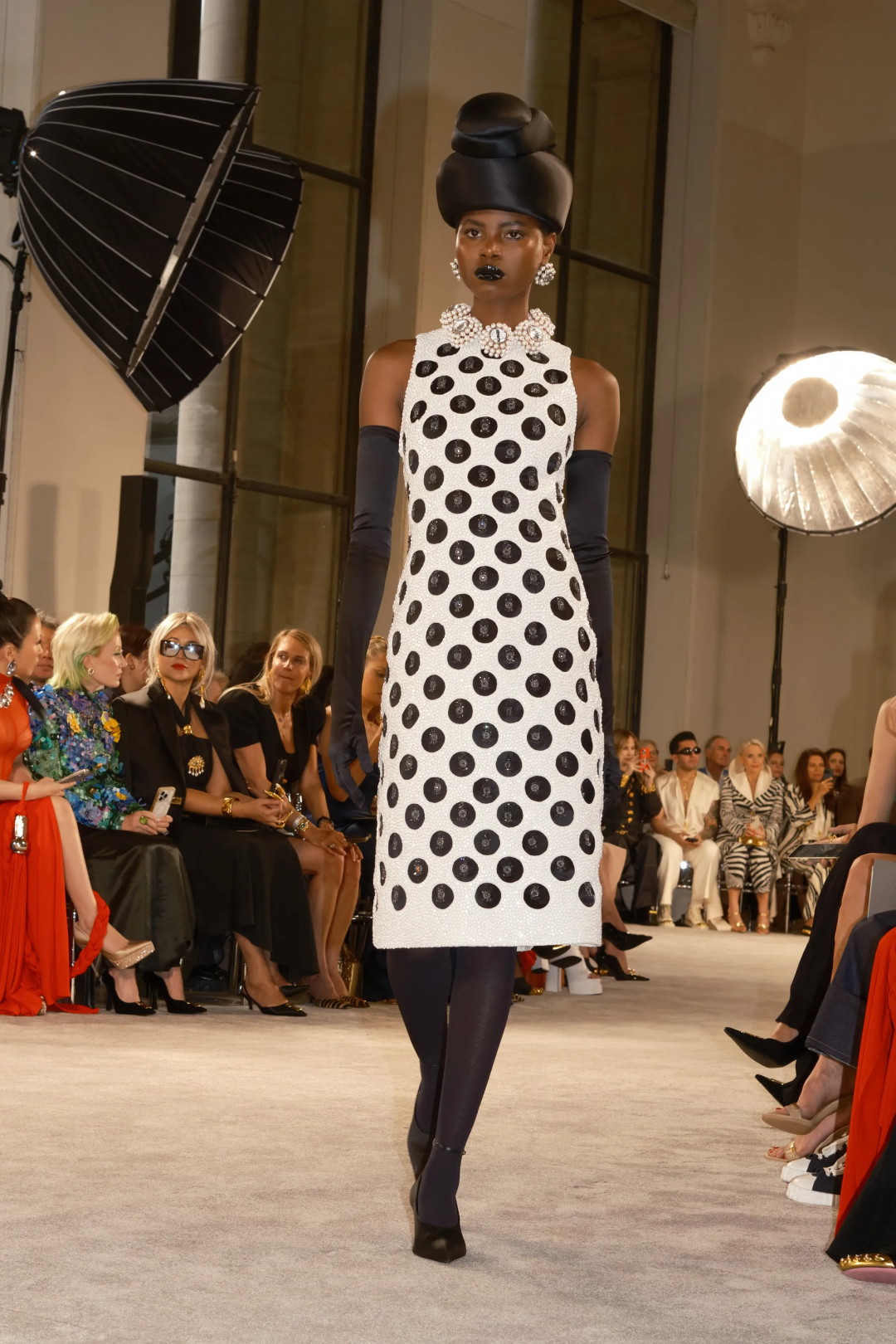 Schiaparelli 2025-26 Sonbahar/Kış Haute Couture