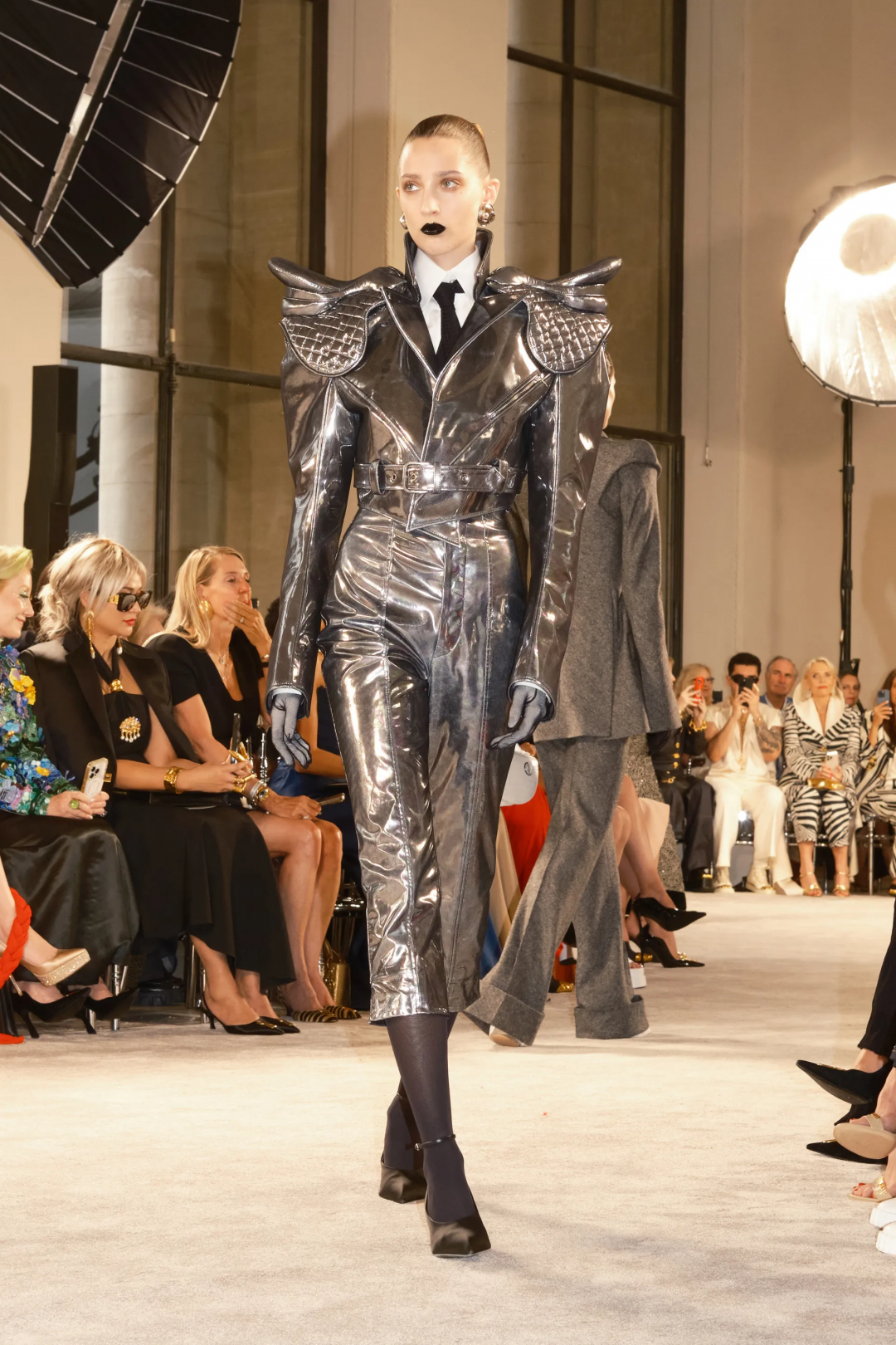Schiaparelli 2025-26 Sonbahar/Kış Haute Couture
