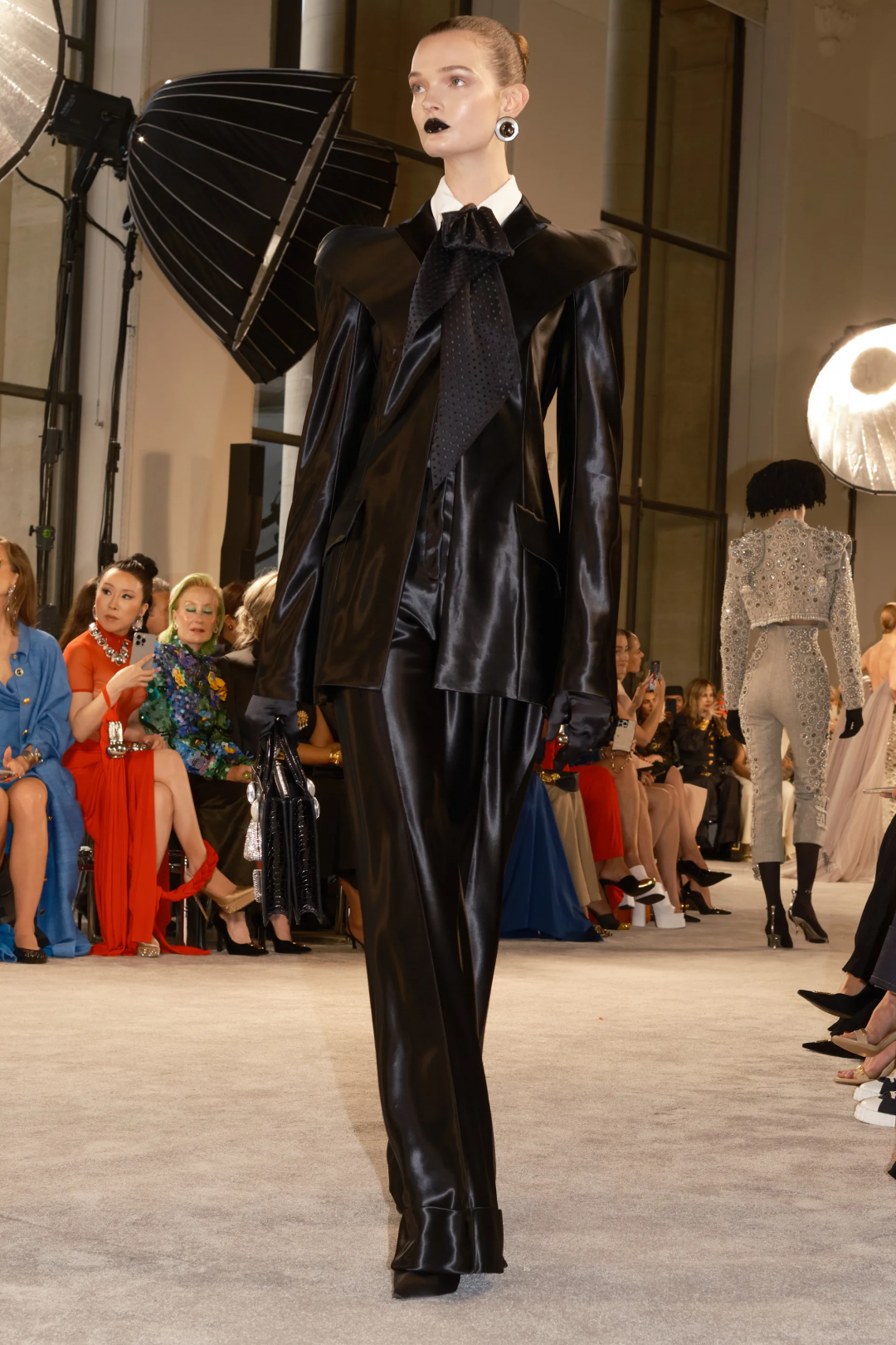 Schiaparelli 2025-26 Sonbahar/Kış Haute Couture