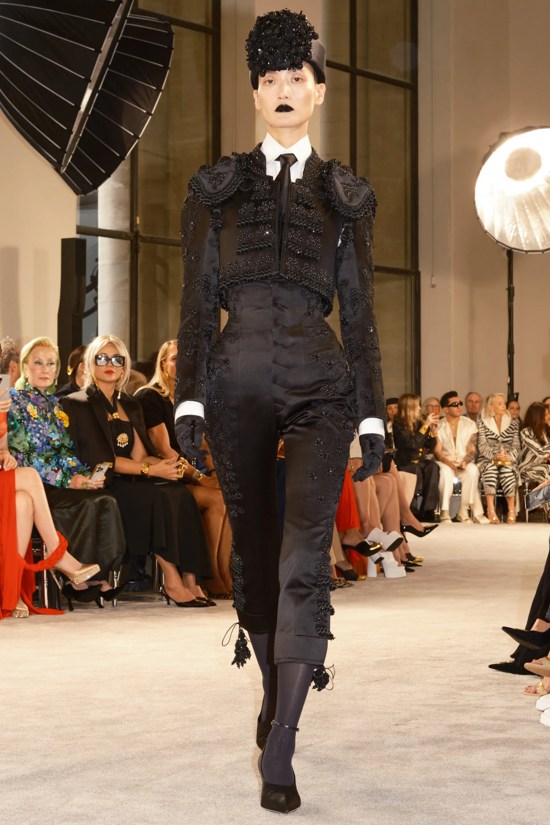 Schiaparelli 2025-26 Sonbahar/Kış Haute Couture
