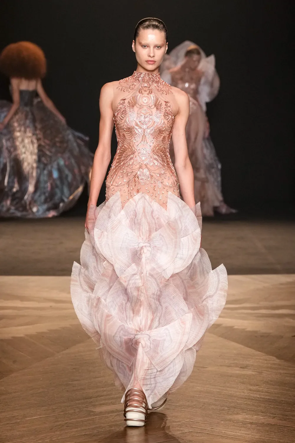 Iris van Herpen 2025-26 Sonbahar/Kış Haute Couture