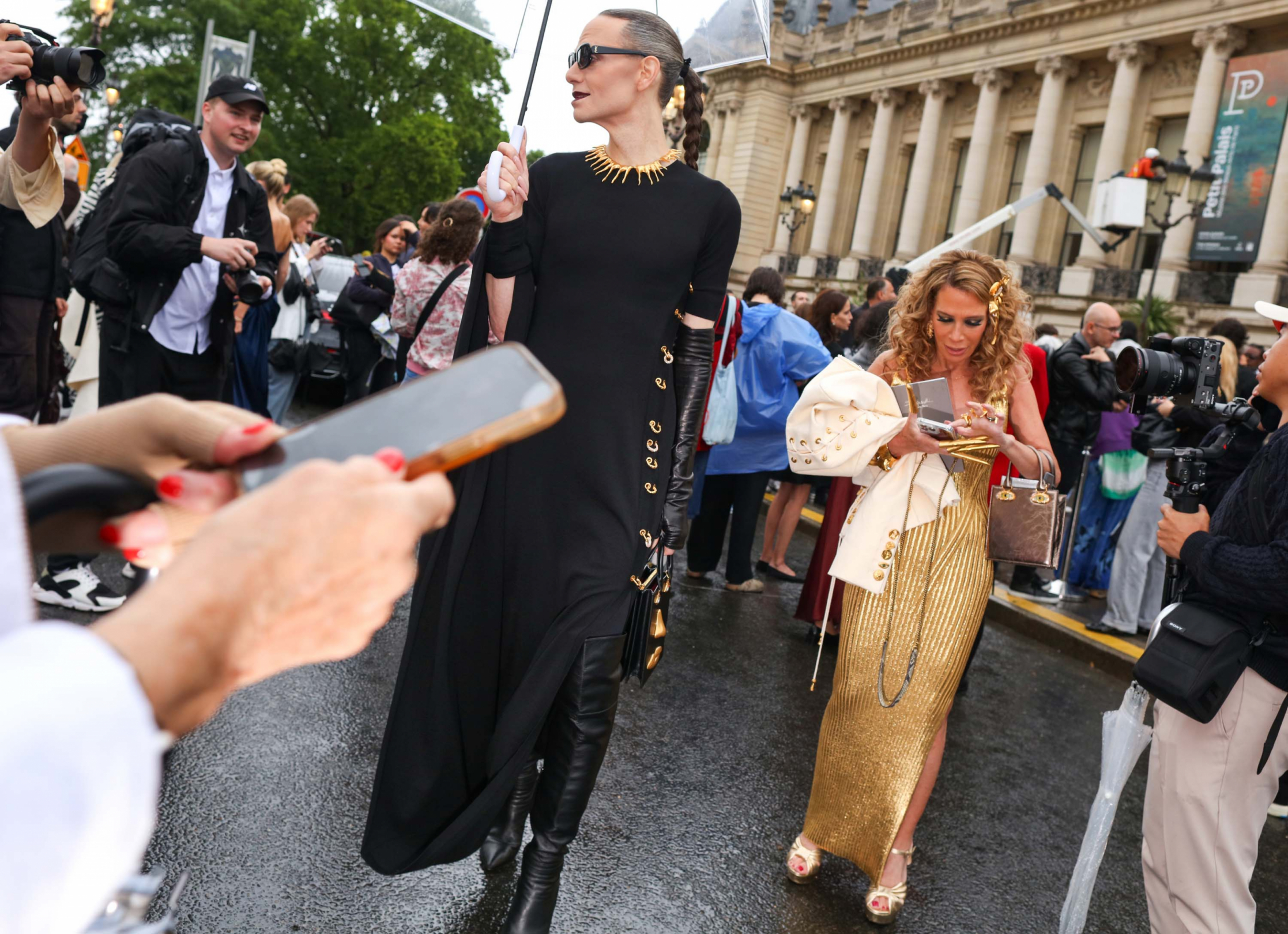 Sokak Stili: 2025-26 Sonbahar/Kış Paris Haute Couture Moda Haftası