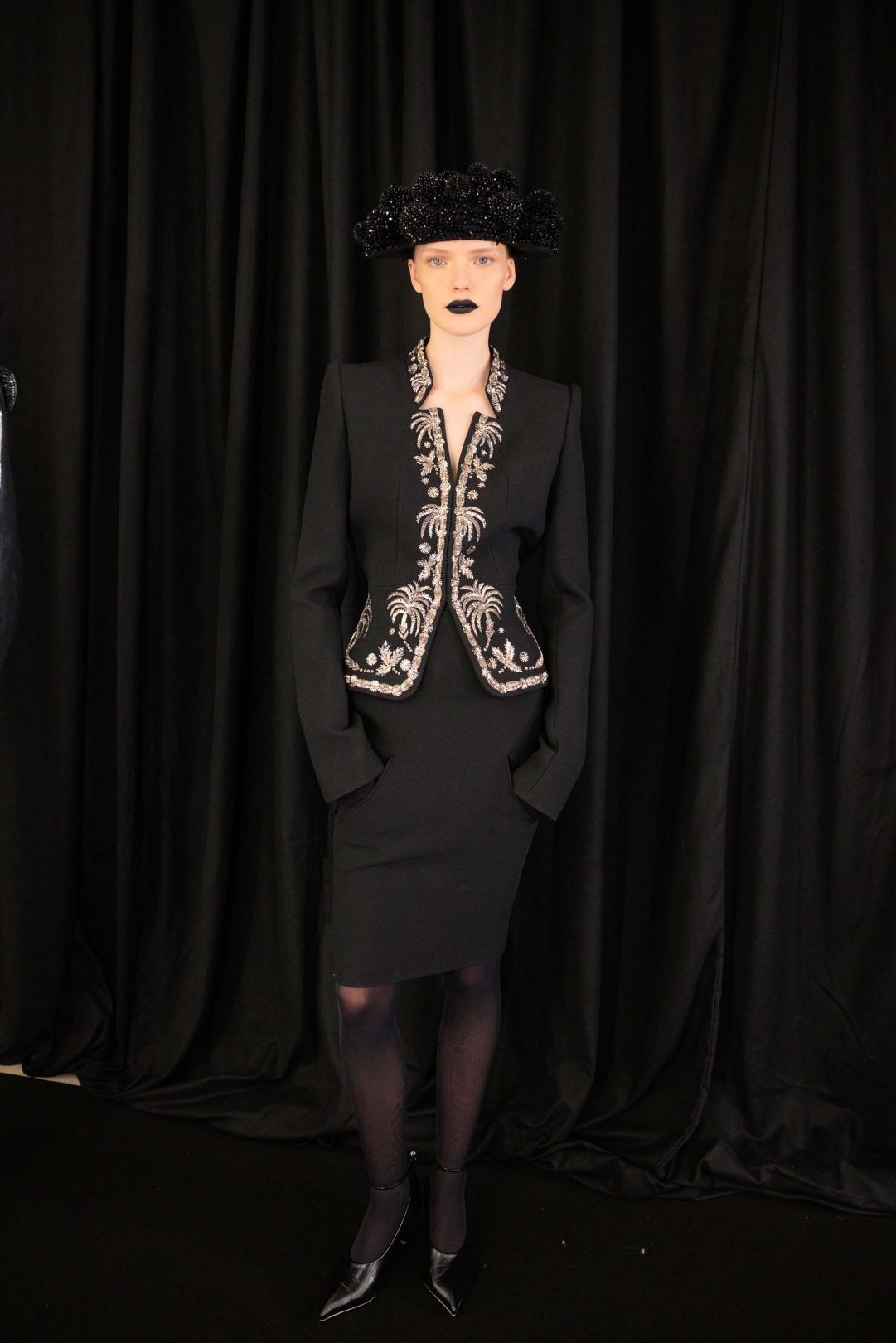 Backstage: 2025-26 Sonbahar/Kış Paris Haute Couture Moda Haftası