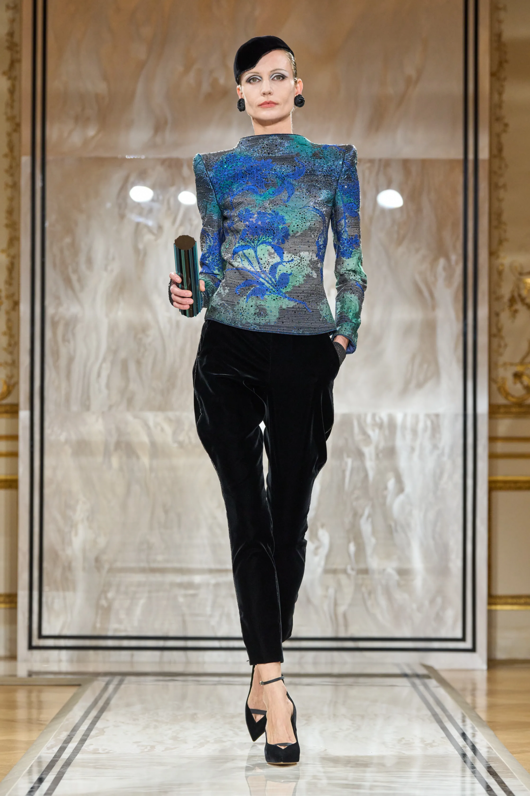 Armani Privé 2025-26 Sonbahar/Kış Haute Couture