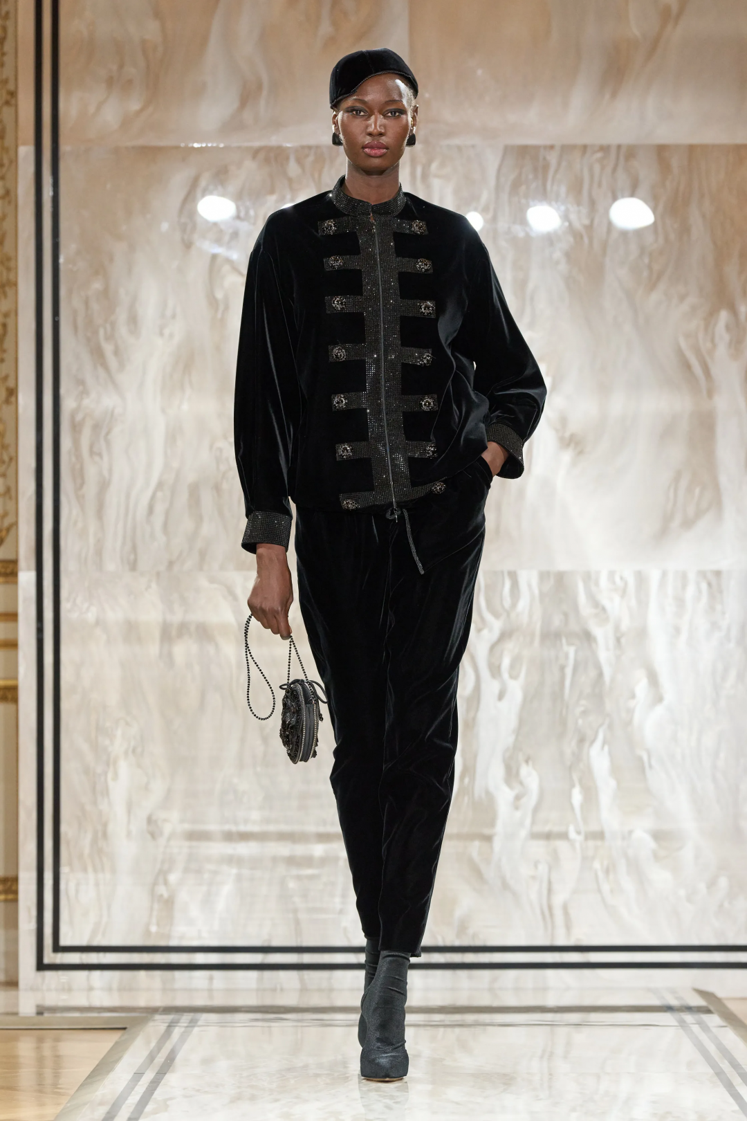 Armani Privé 2025-26 Sonbahar/Kış Haute Couture