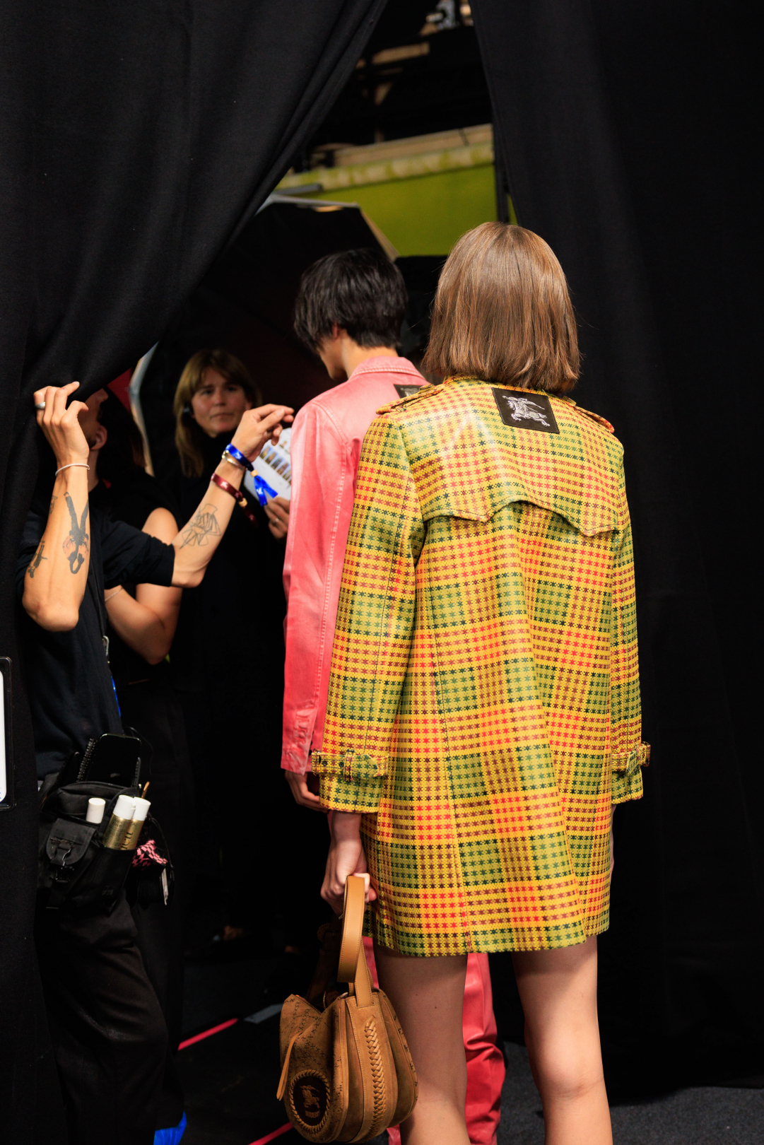 Backstage: 2026 İlkbahar/Yaz Londra Moda Haftası