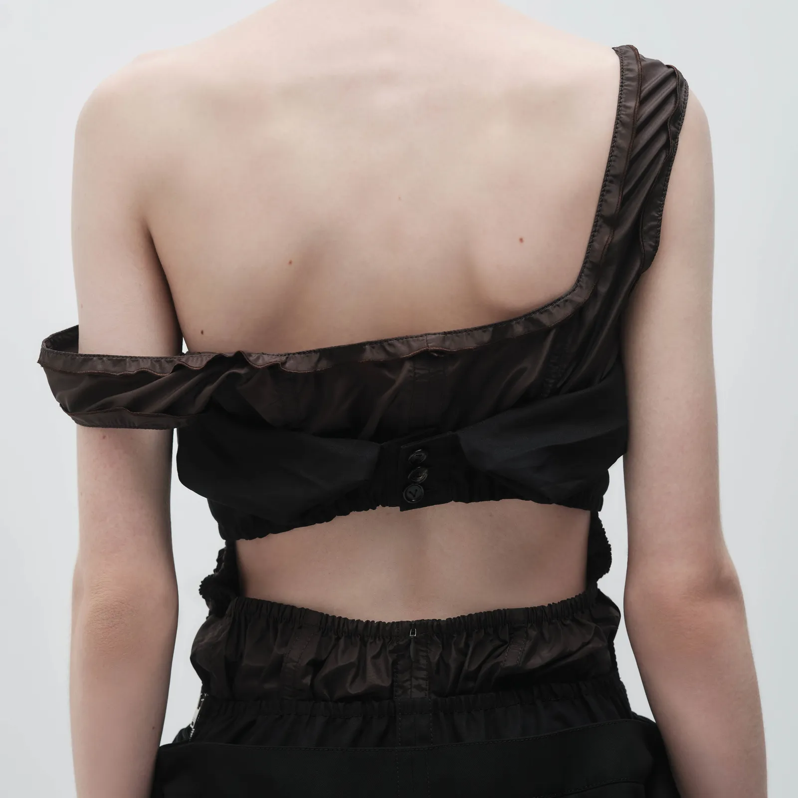 Louise Trotter’ın Bottega Veneta İçin Hazırladığı İlk Koleksiyon Gerçek Hayata Hazır