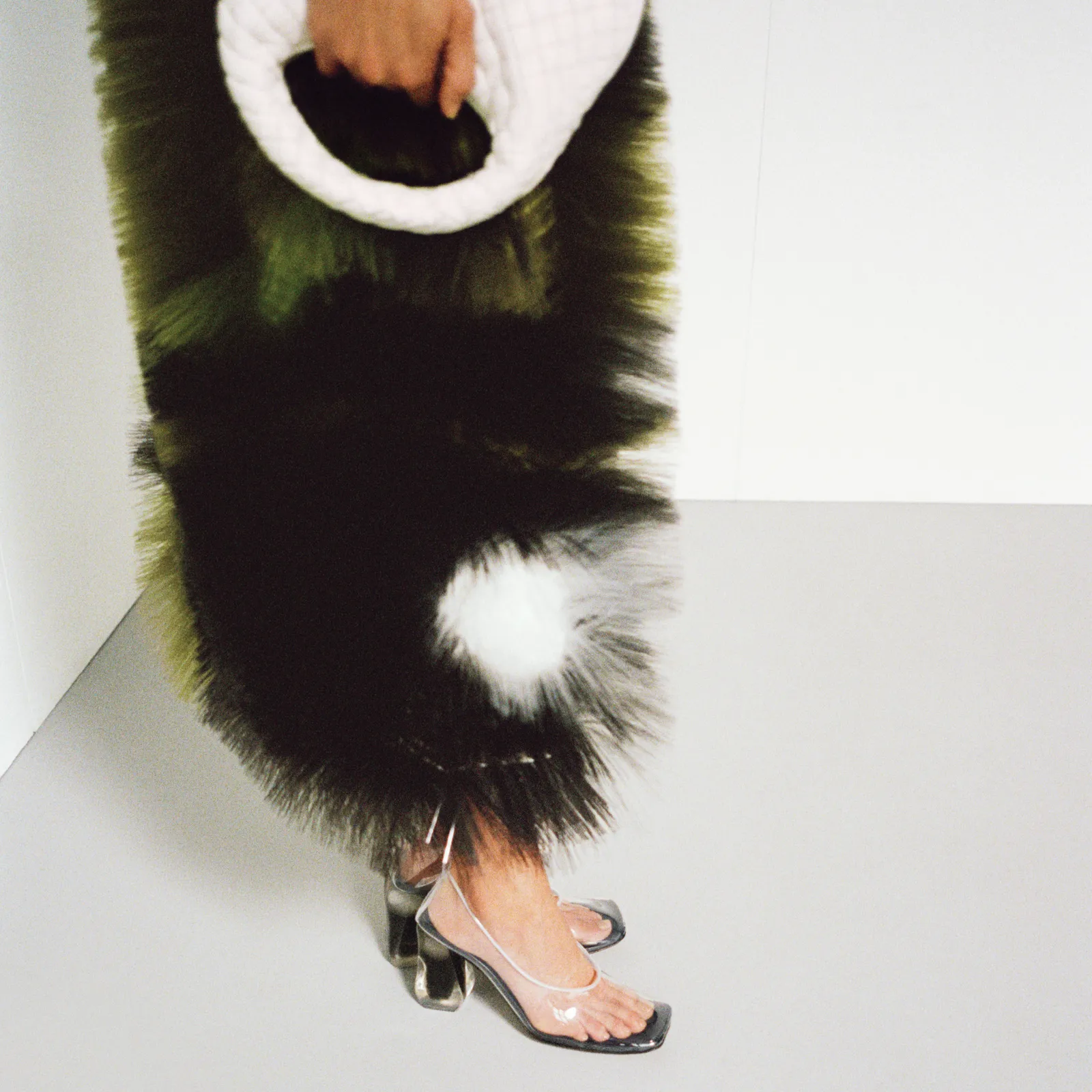 Louise Trotter’ın Bottega Veneta İçin Hazırladığı İlk Koleksiyon Gerçek Hayata Hazır