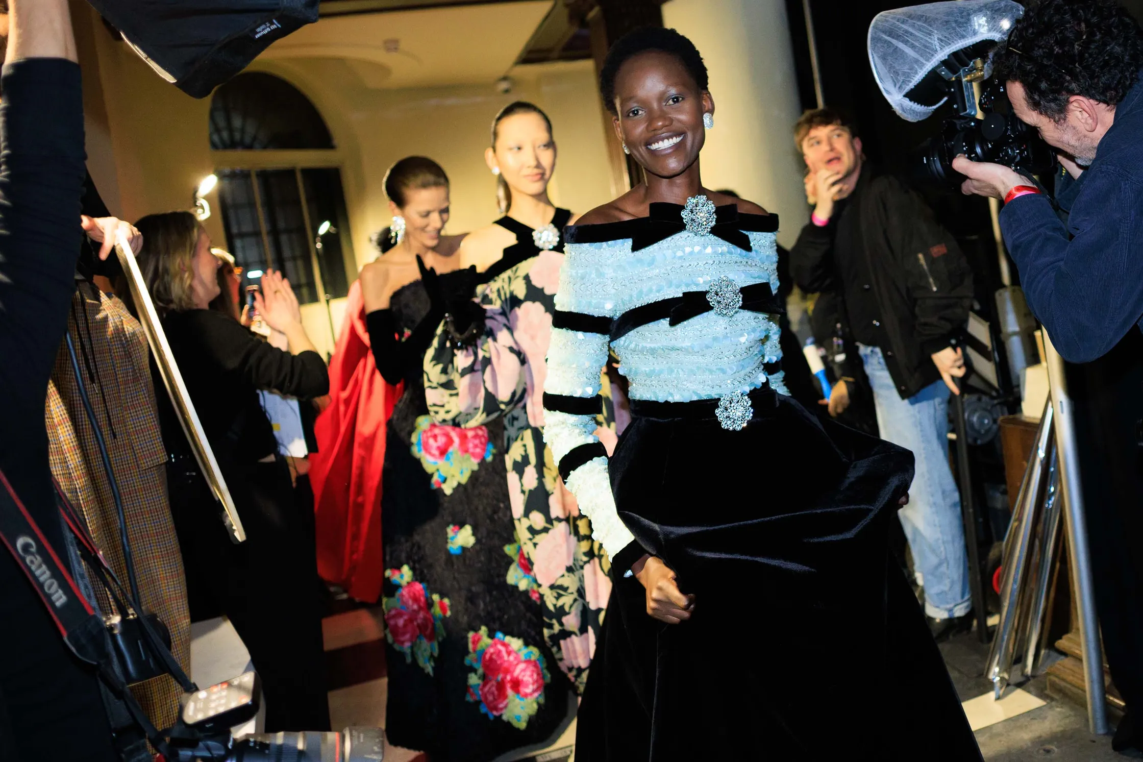 Backstage: 2026-27 Sonbahar/Kış Londra Moda Haftası