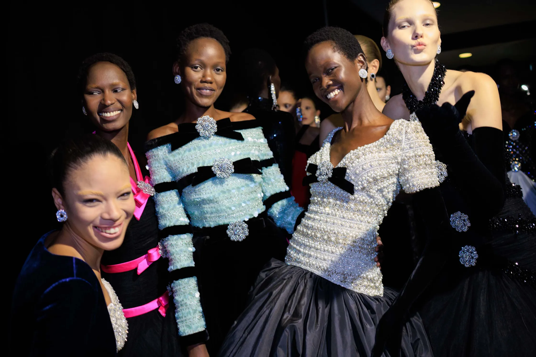 Backstage: 2026-27 Sonbahar/Kış Londra Moda Haftası