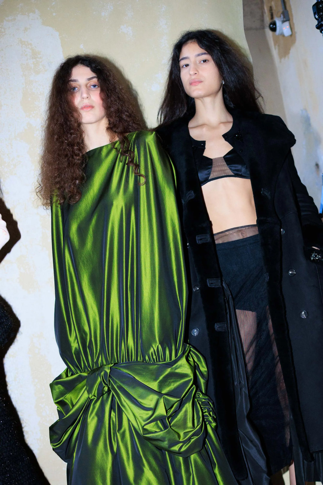 Backstage: 2026-27 Sonbahar/Kış Londra Moda Haftası