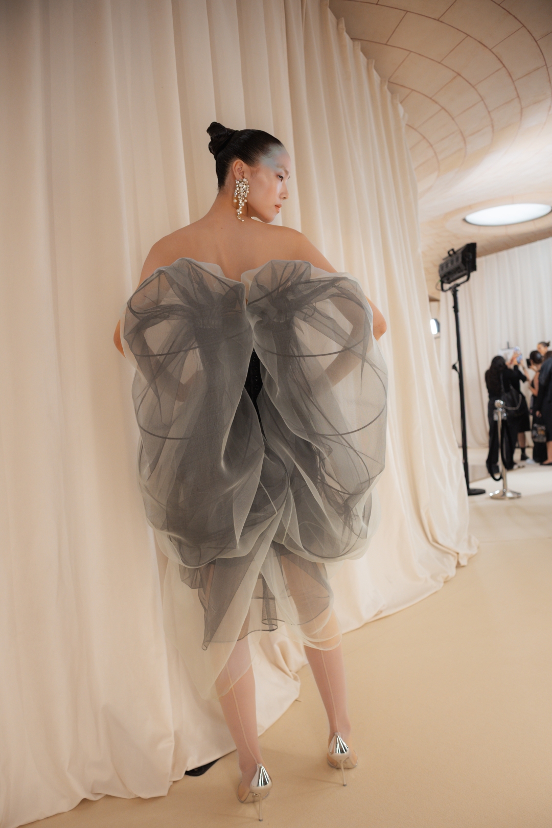 Backstage: 2026-27 Sonbahar/Kış Paris Haute Couture Moda Haftası