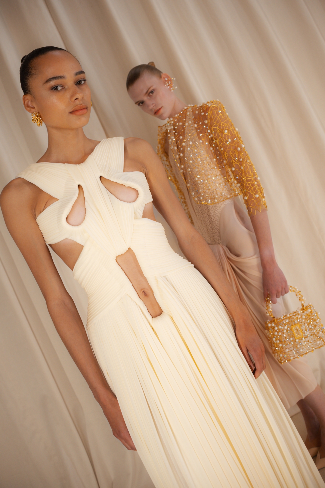Backstage: 2026-27 Sonbahar/Kış Paris Haute Couture Moda Haftası