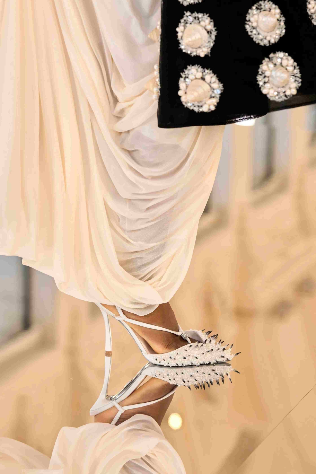 2026-27 Sonbahar/Kış Paris Haute Couture Moda Haftası’nda Ayakkabılar Sanat Eserine Dönüştü